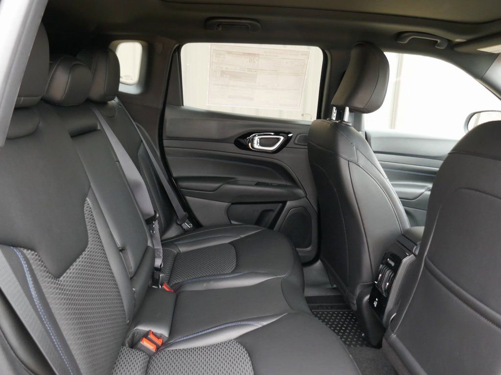 New 2026 Jeep Compass Latitude w/ Sun and Sound Group image 11