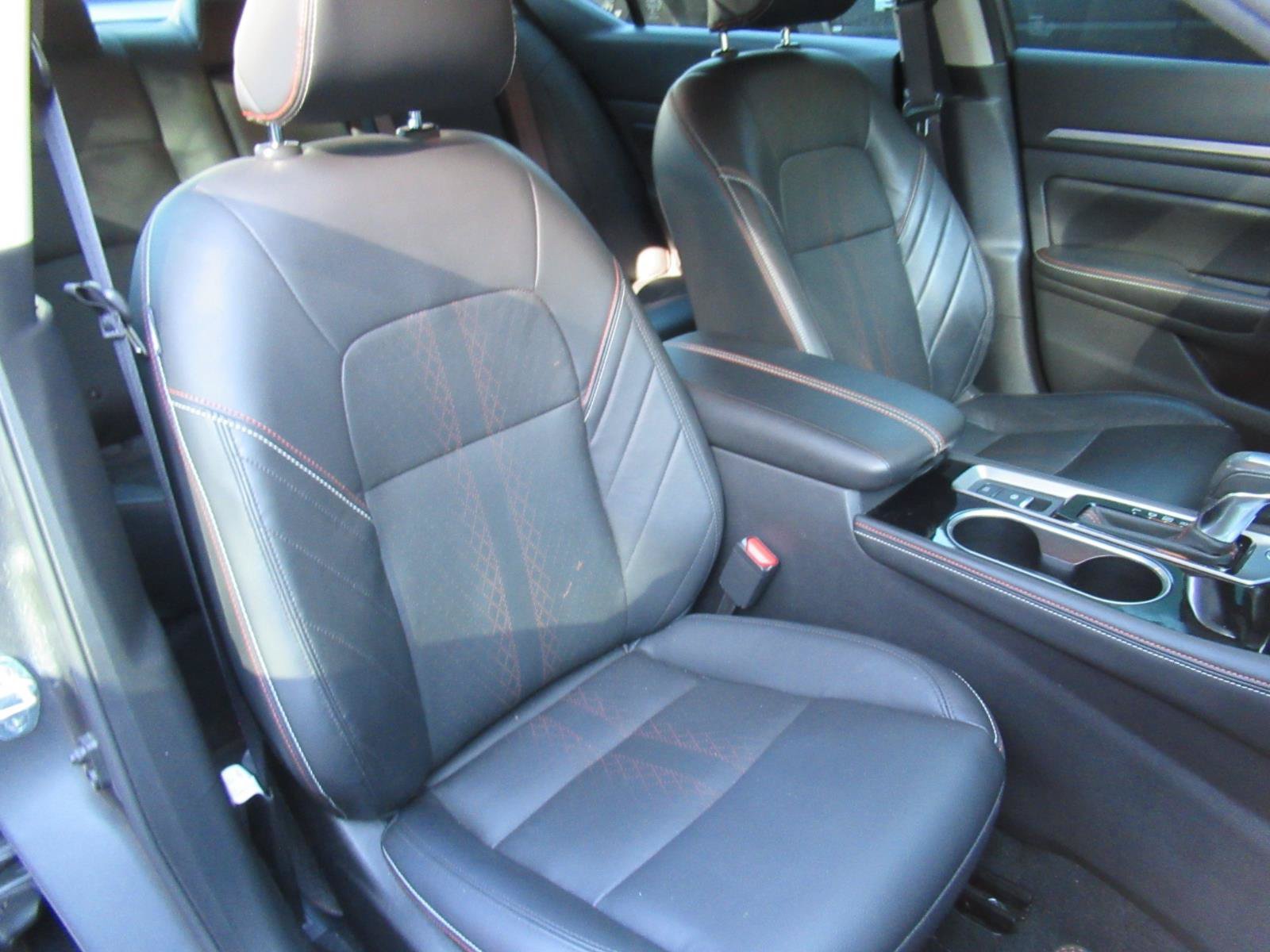 Used 2024 Nissan Altima 2.0 SR FWD image 9
