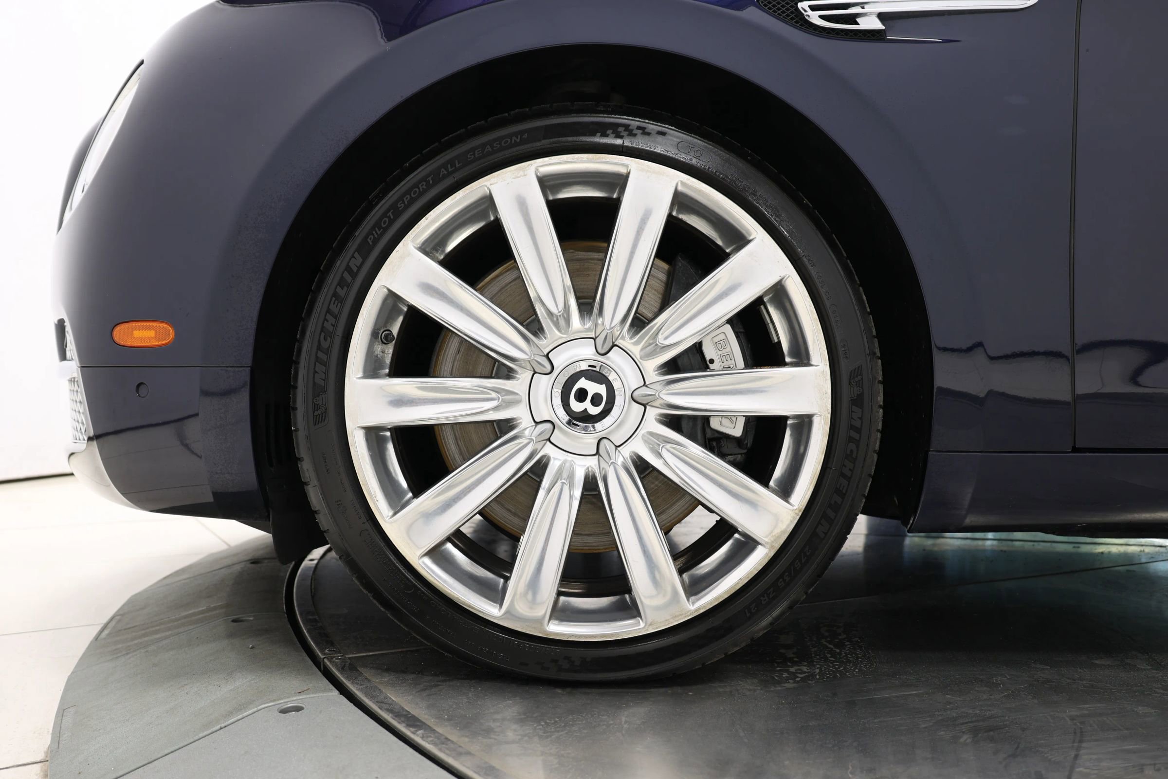 Used 2014 Bentley Flying Spur W12 image 98