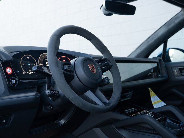 New 2026 Porsche Cayenne GTS image 4
