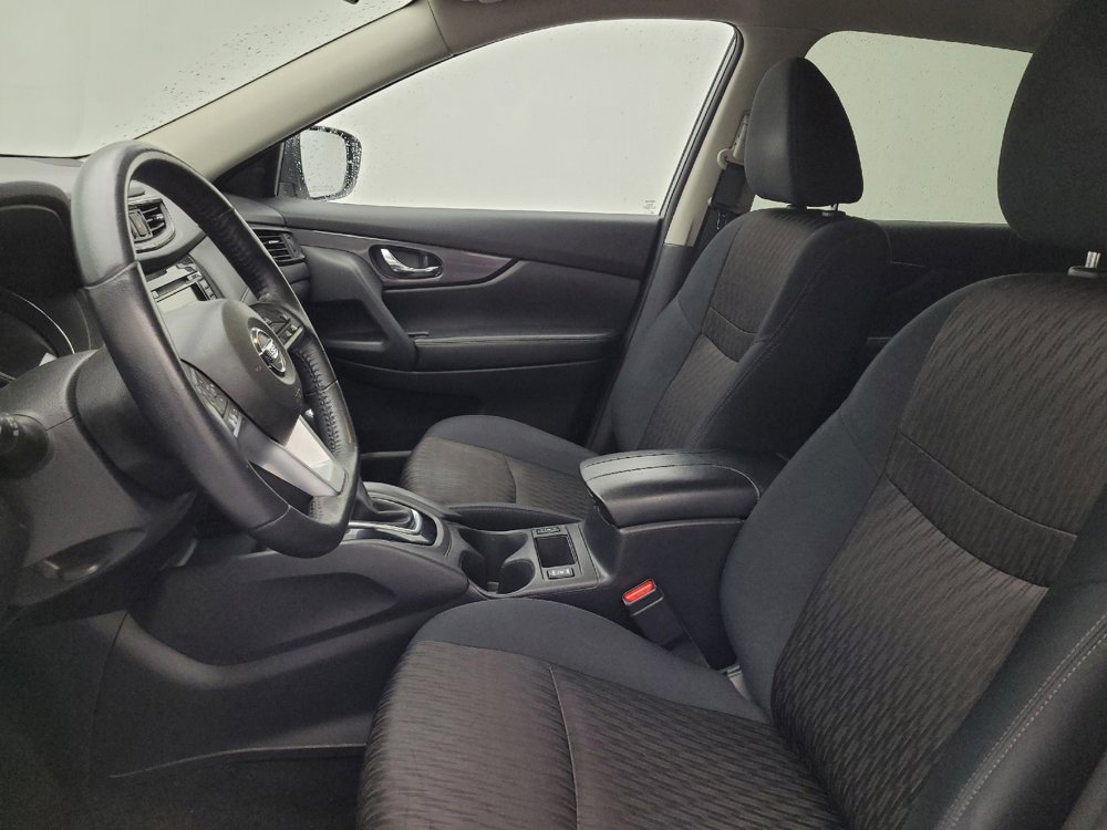 Used 2018 Nissan Rogue SV w/ Premium Package AWD/4WD image 17