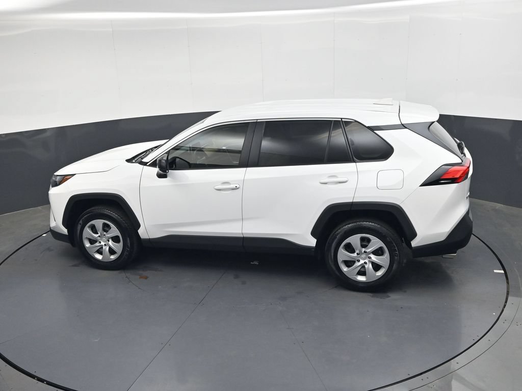 Used 2025 Toyota RAV4 LE FWD image 20