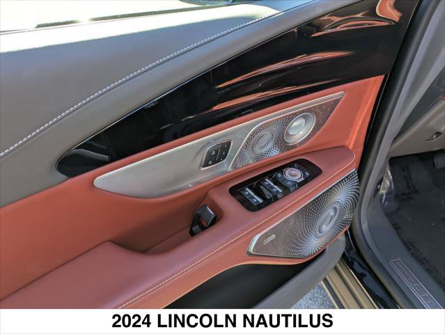 Used 2024 Lincoln Nautilus Black Label image 11