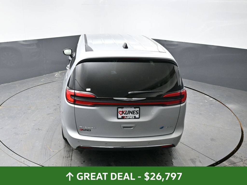 Used 2024 Chrysler Pacifica Select image 51