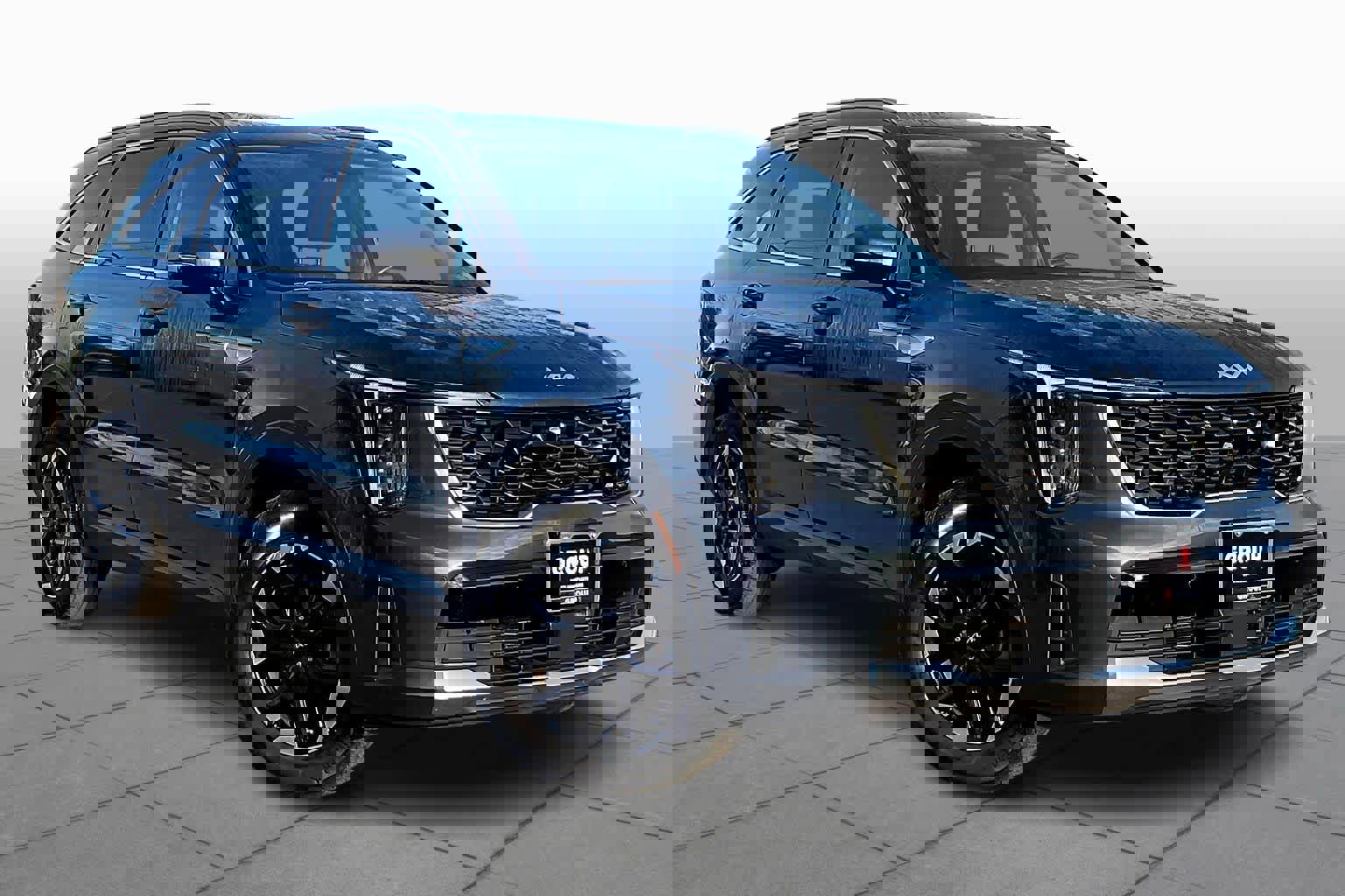 Used 2024 Kia Sorento S image 2