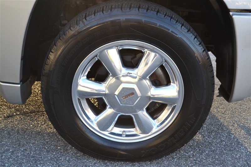 Used 2007 GMC Envoy SLE image 30