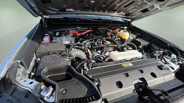 Used 2025 Toyota Tacoma TRD Off-Road AWD/4WD image 32