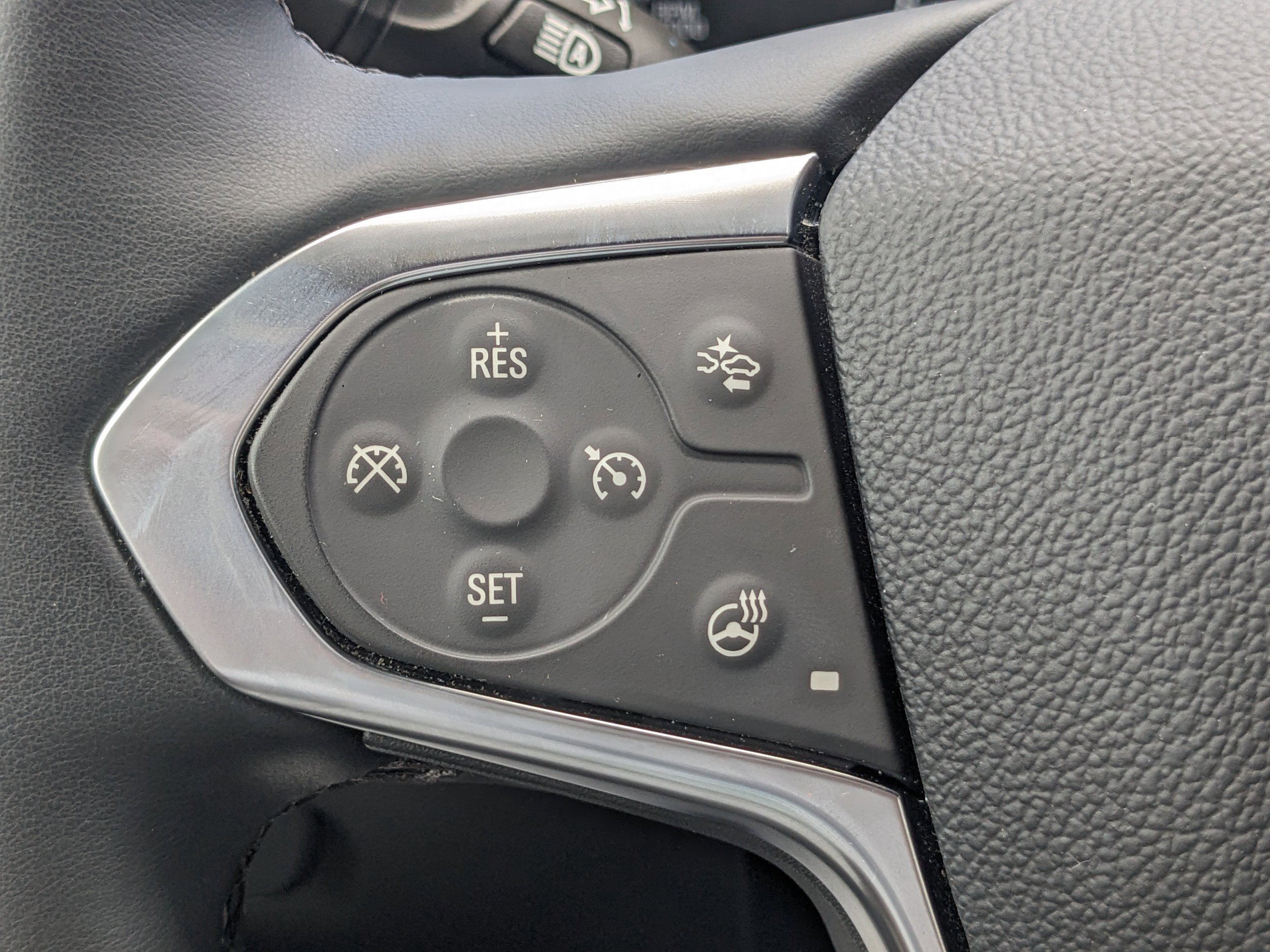 Used 2023 Chevrolet Traverse LT w/ LT Premium Package image 28