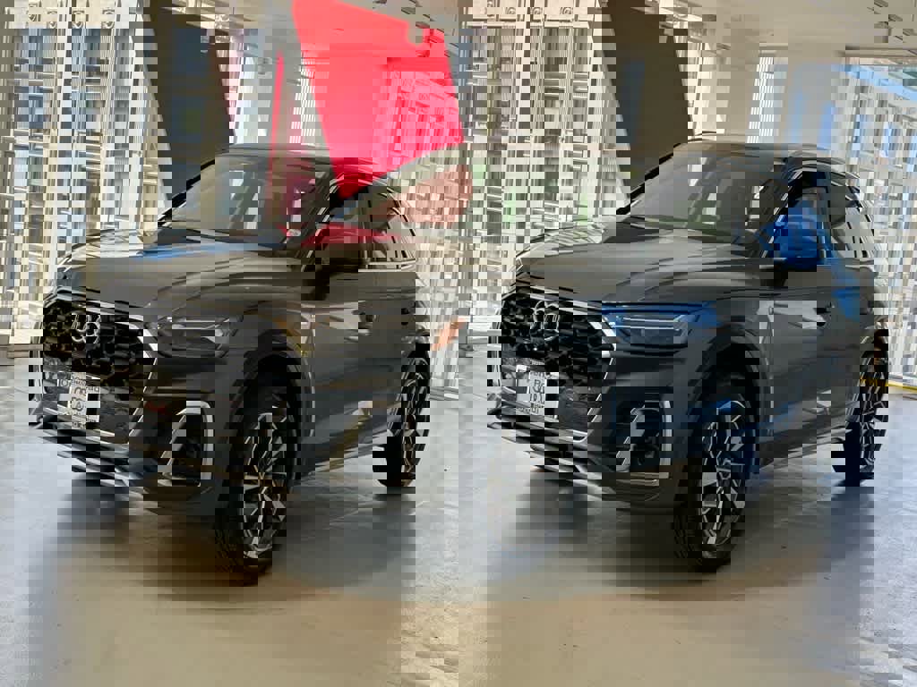 Certified 2025 Audi Q5 2.0T Premium Plus image 1