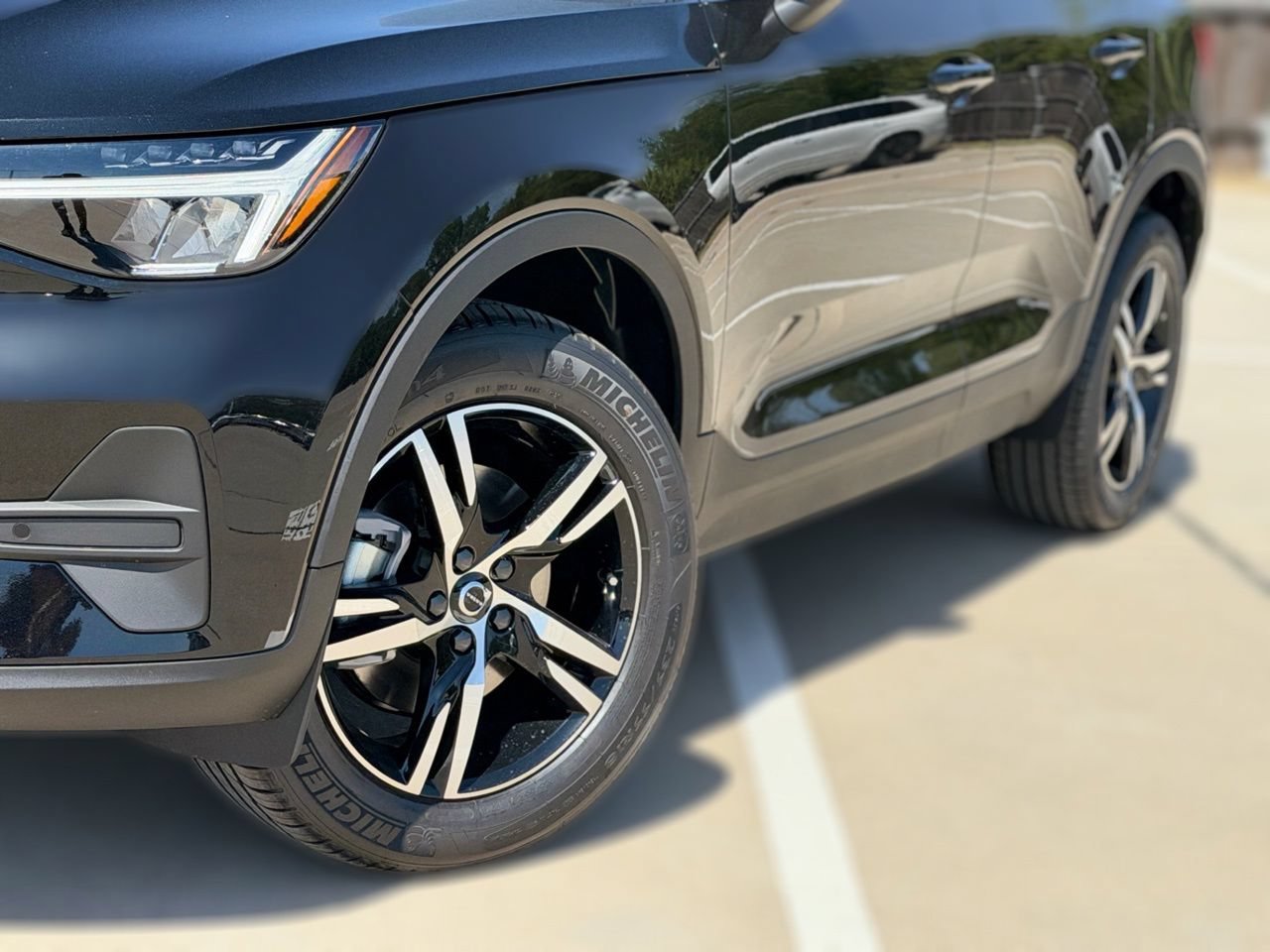 New 2026 Volvo XC40 B5 Core w/ Protection Package Premier AWD/4WD image 7