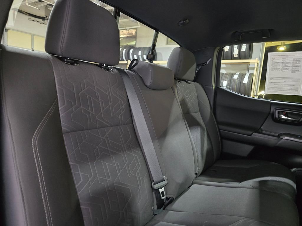 Used 2016 Toyota Tacoma TRD Off-Road image 29