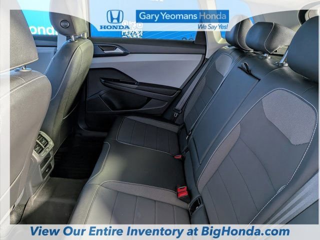 Used 2024 Volkswagen Taos SE image 16