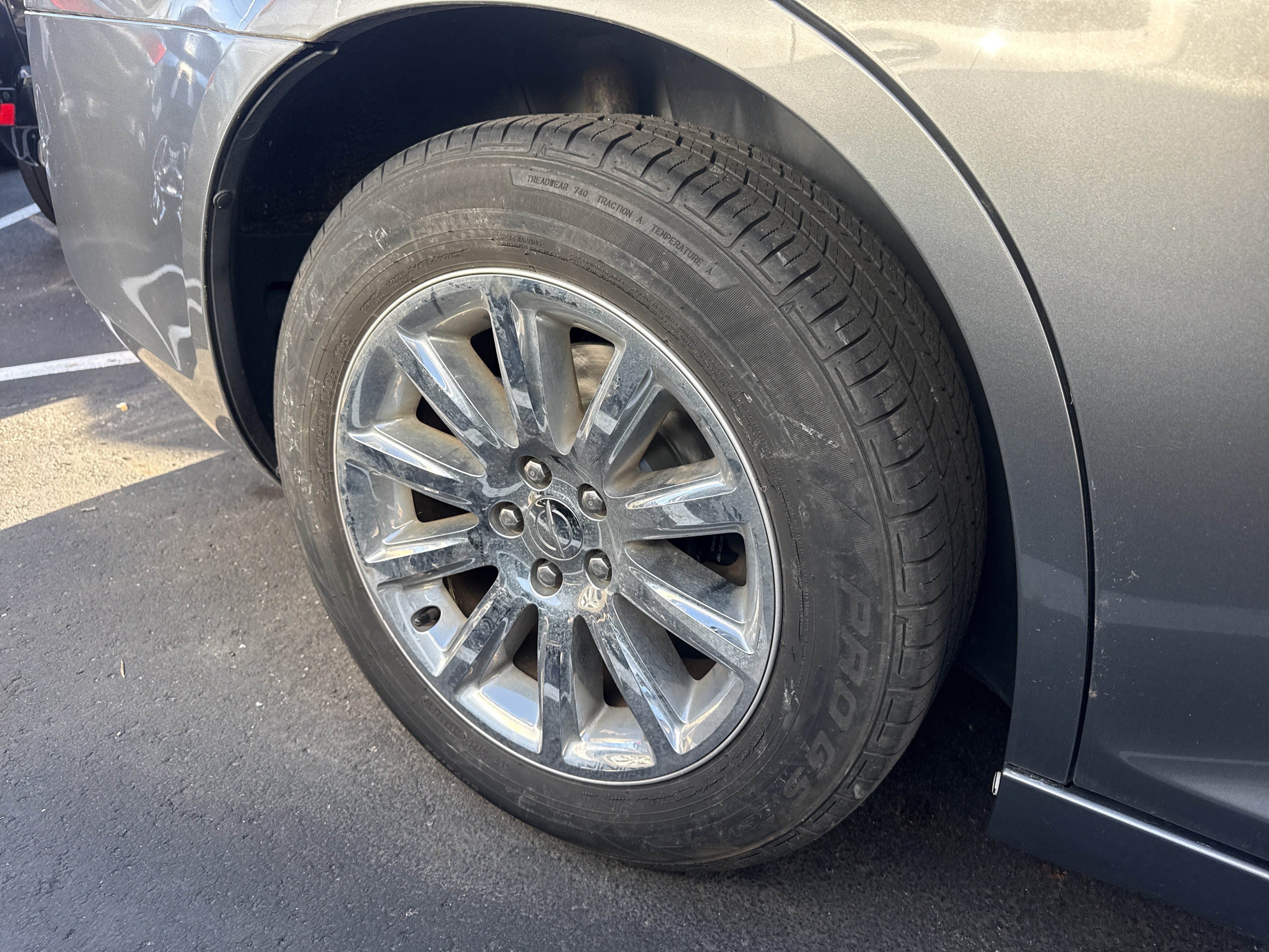 Used 2011 Chrysler 300 Limited RWD image 9