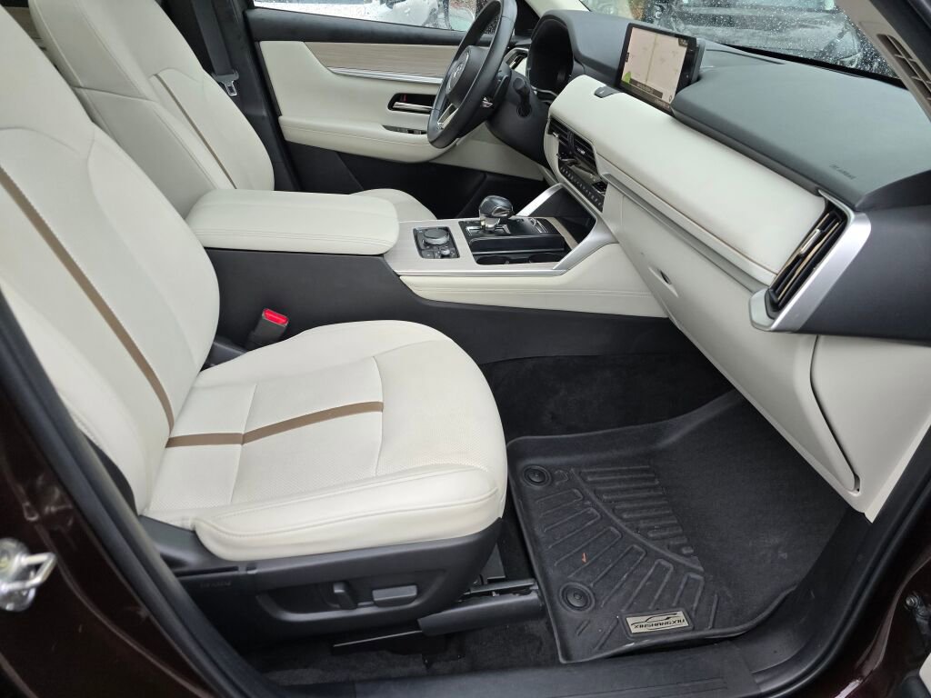 Used 2024 MAZDA CX-90 Plug-In Hybrid w/ Premium Plus image 30