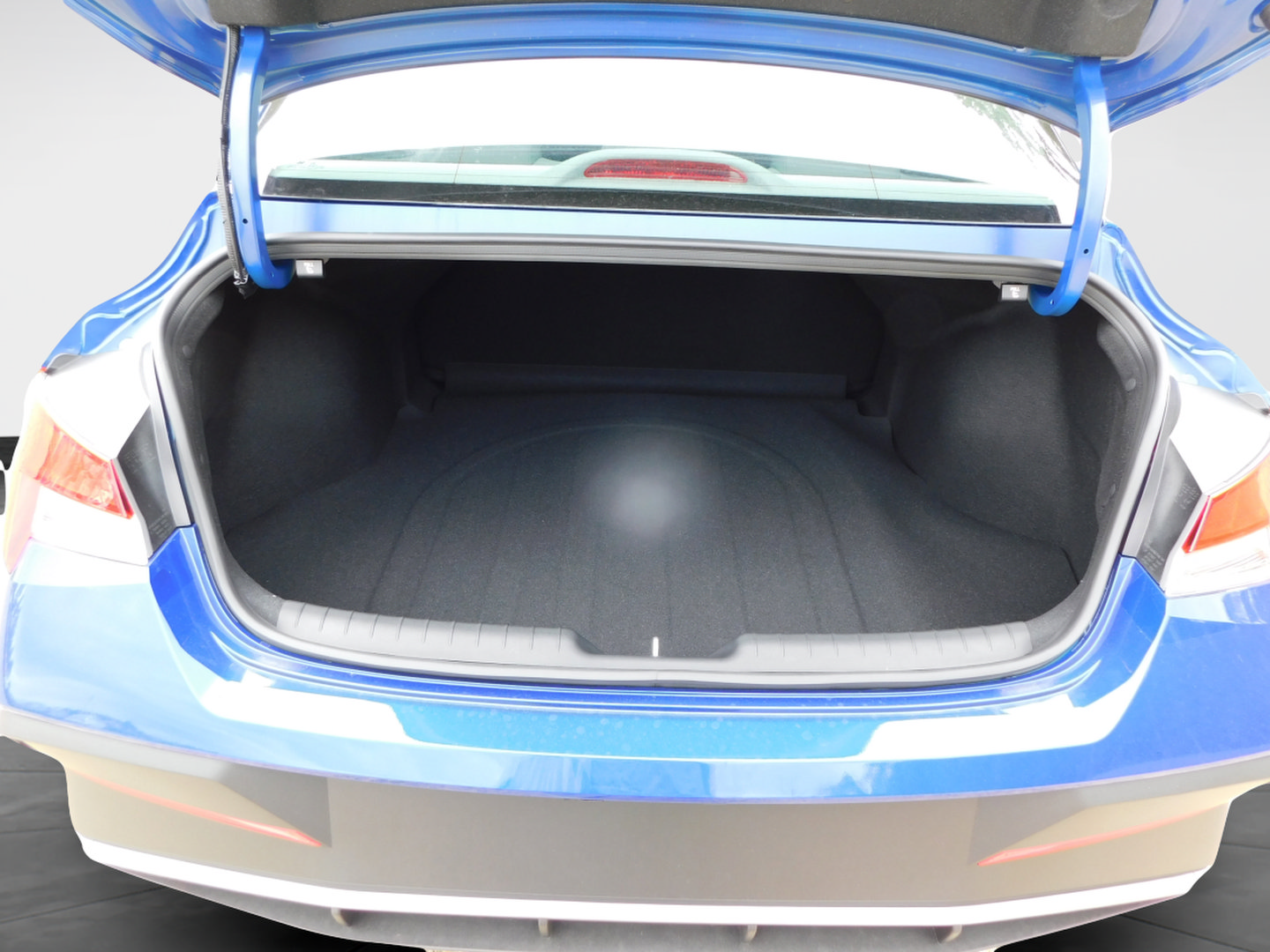Certified 2025 Hyundai Elantra Sport FWD image 9