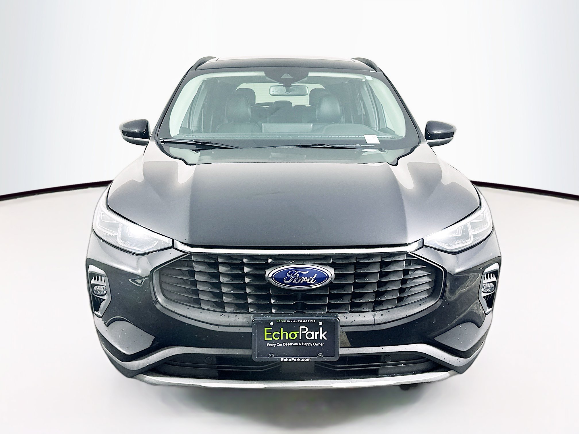 Used 2025 Ford Escape Platinum AWD/4WD image 2