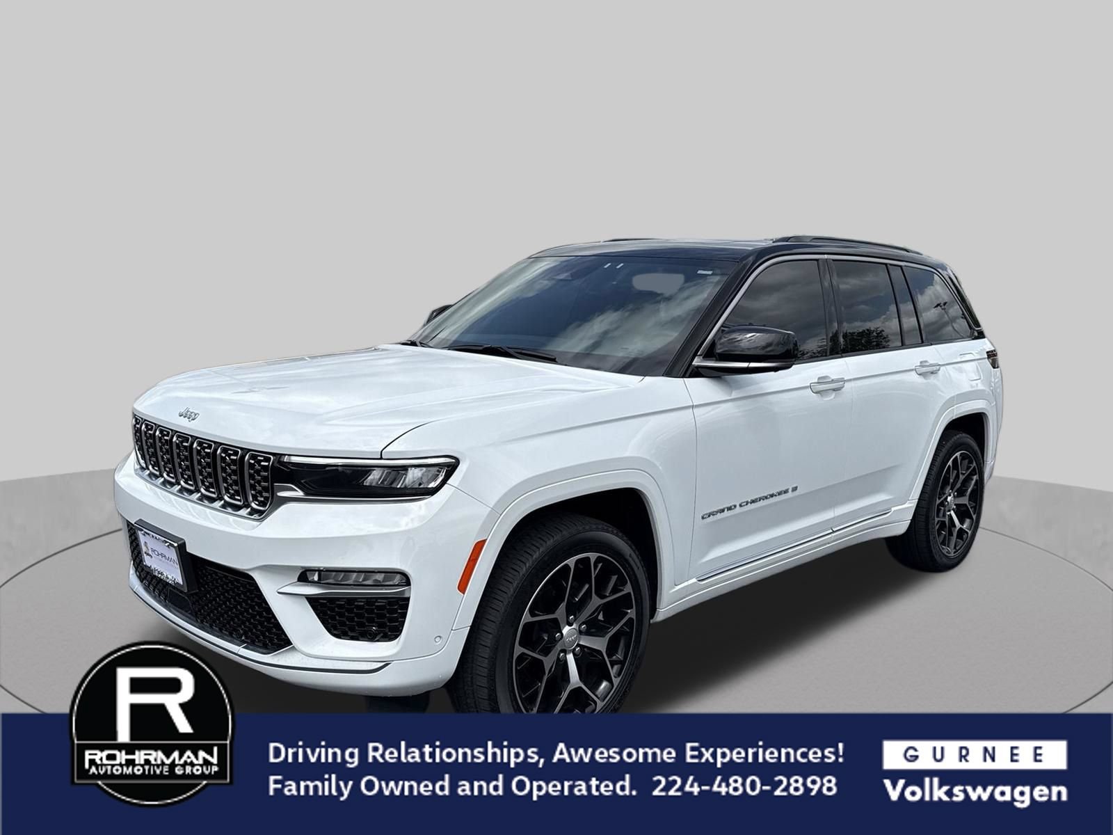 Used 2025 Jeep Grand Cherokee Summit AWD/4WD image 4
