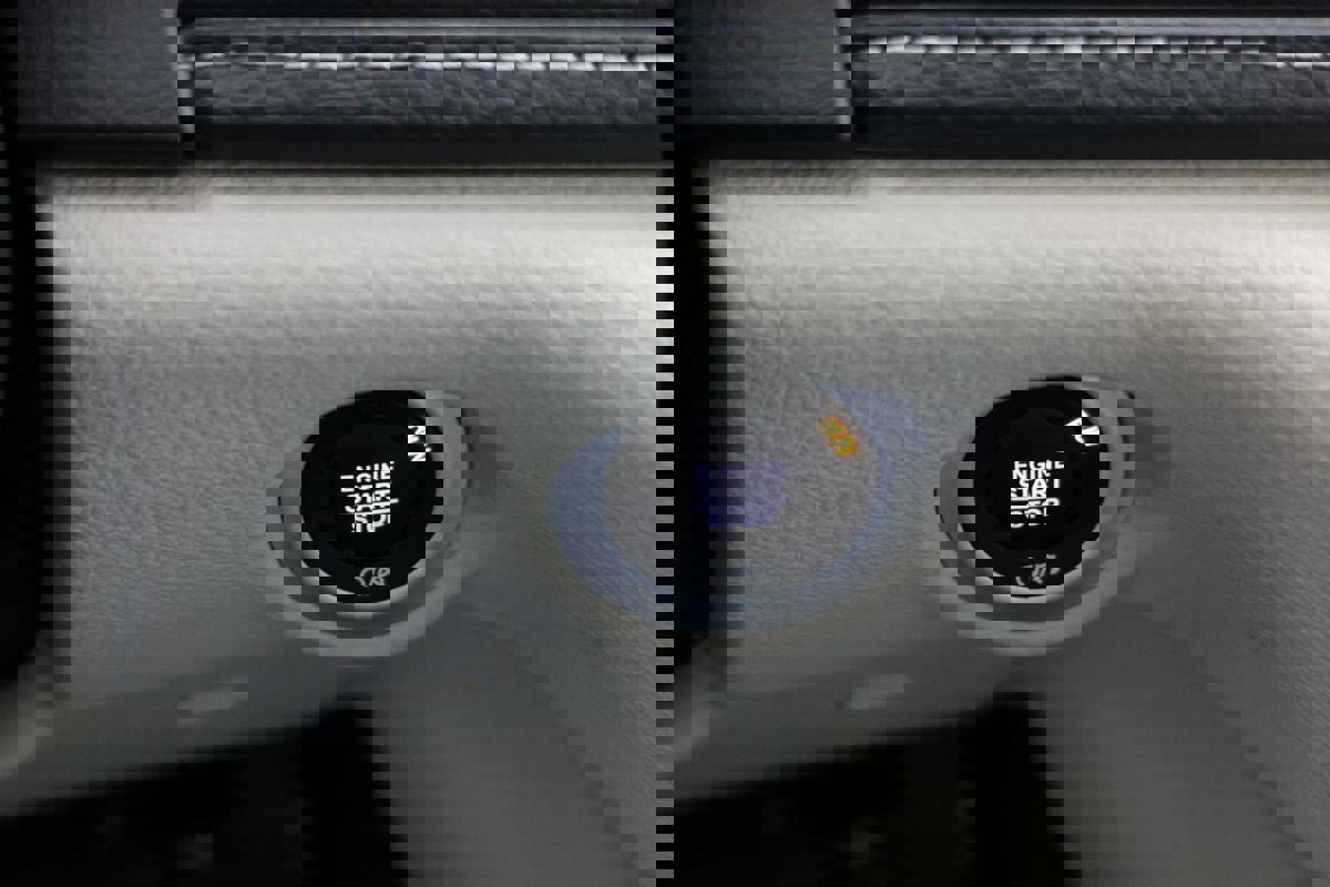 Used 2024 Chrysler Pacifica Touring-L image 18