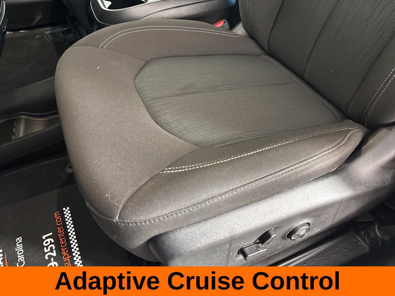 Used 2021 Chrysler Pacifica Touring w/ S Appearance Package FWD image 12
