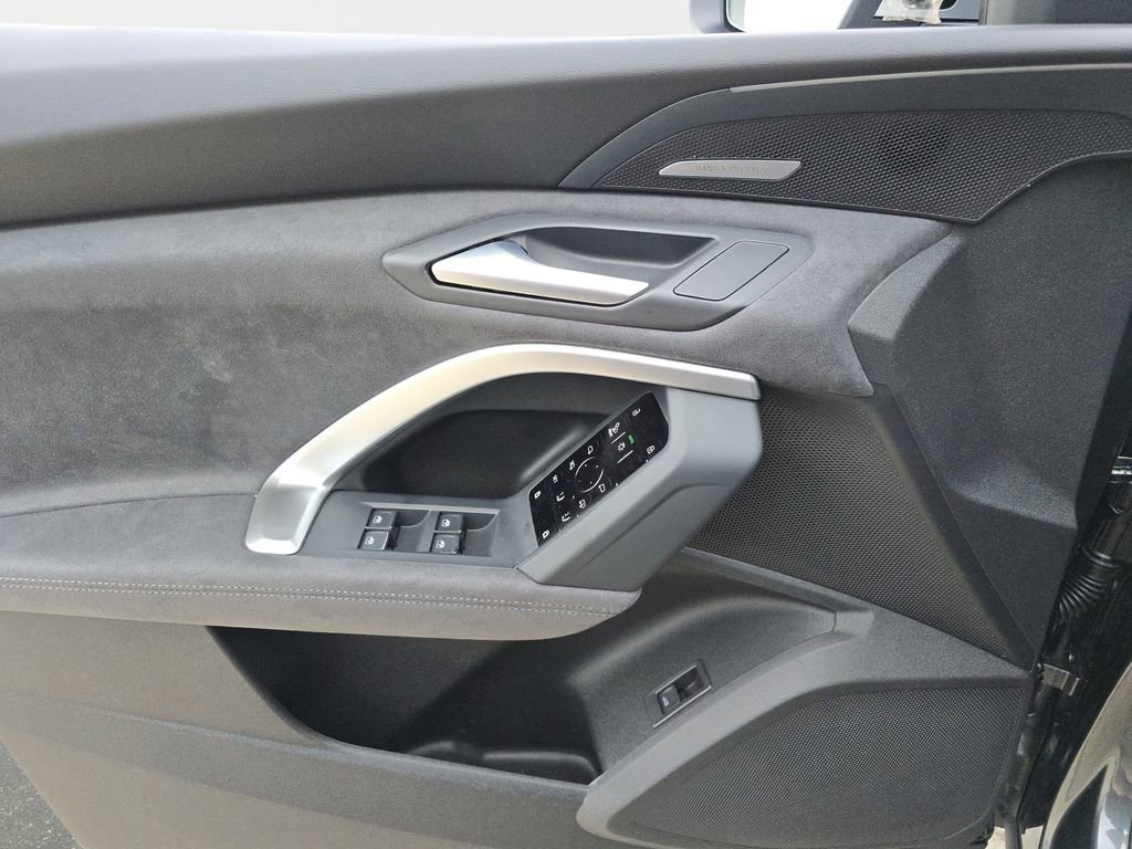 New 2026 Audi SQ5 Premium Plus image 18