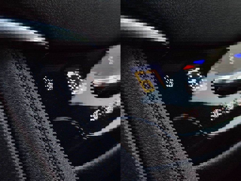 New 2025 Cadillac XT6 Luxury image 21