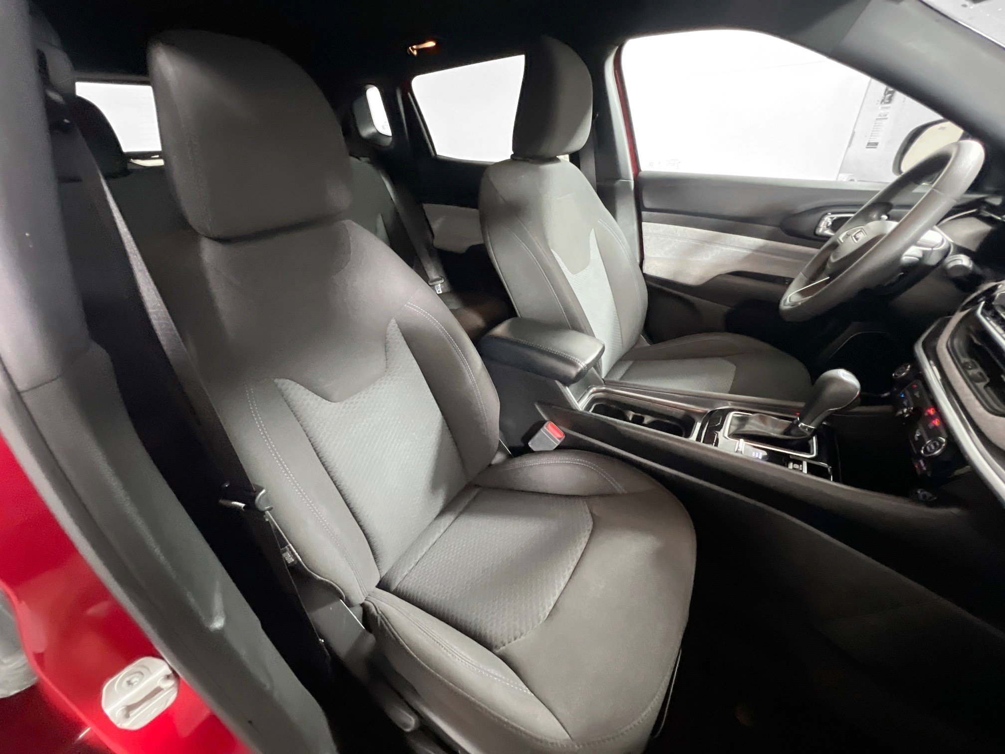 Used 2023 Jeep Compass Sport image 31