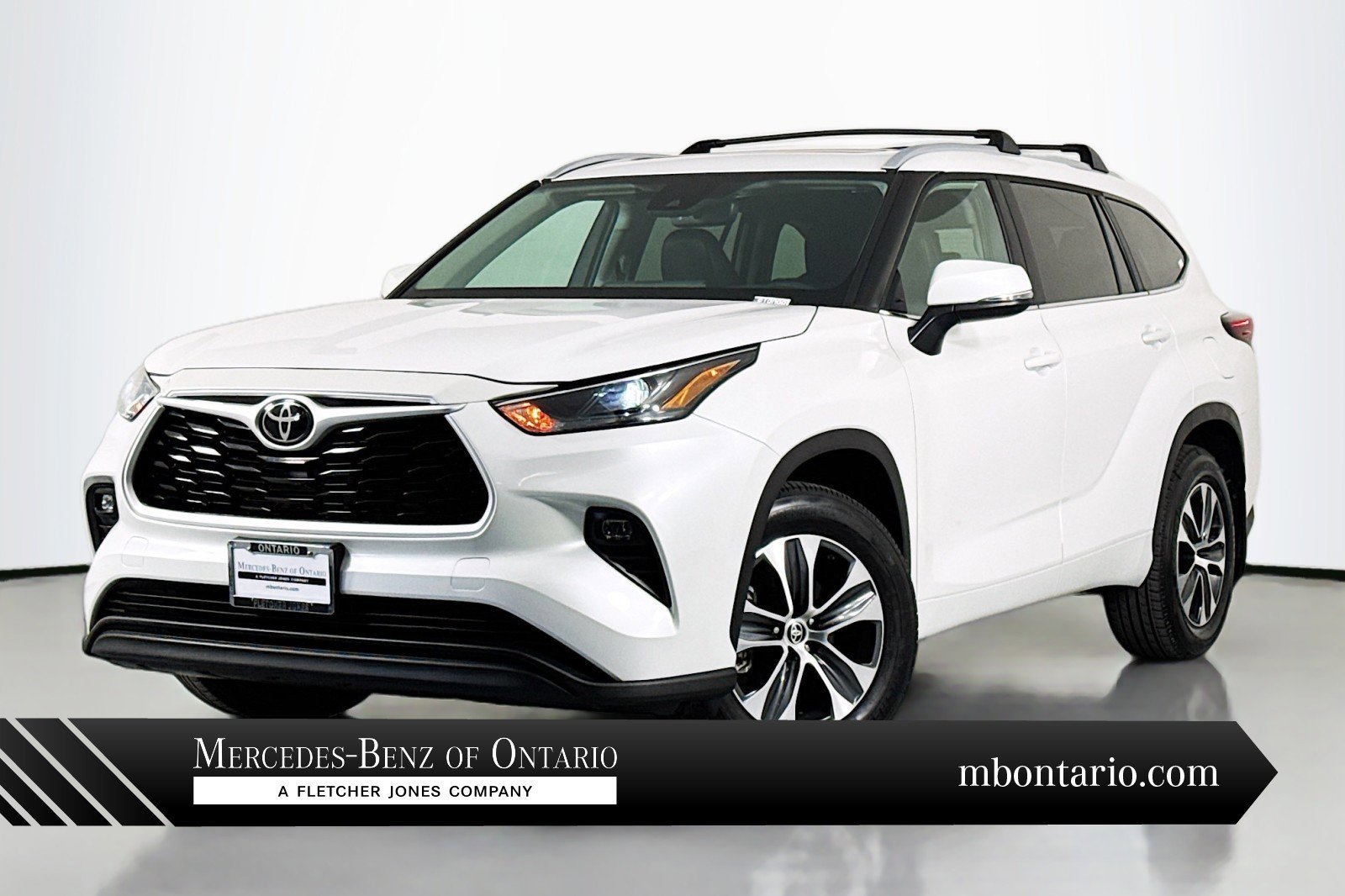 Used 2024 Toyota Highlander XLE image 1