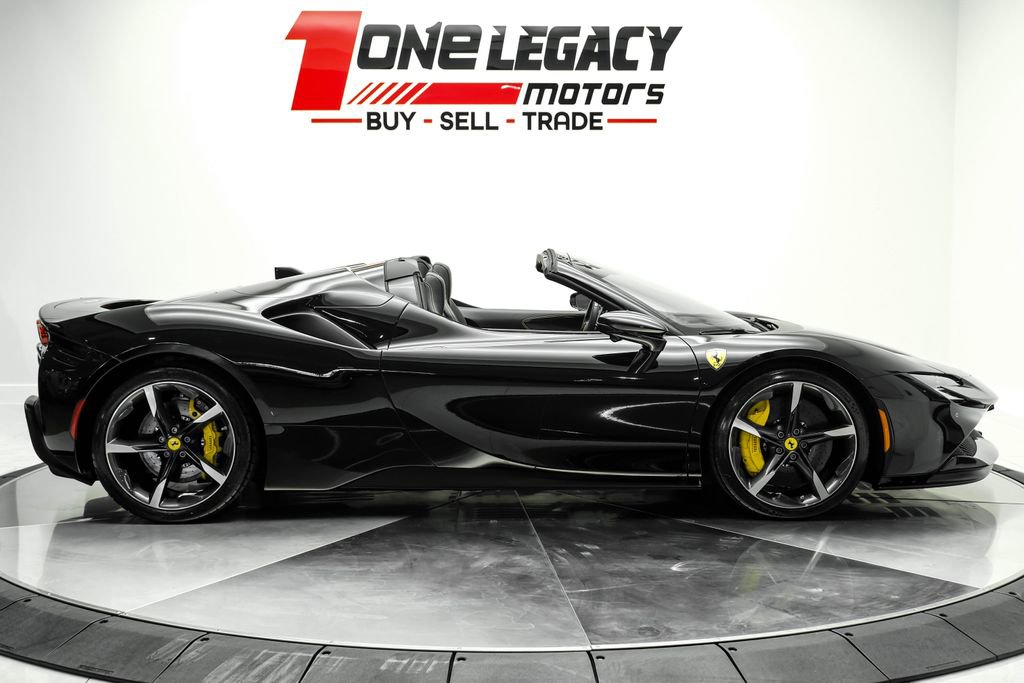 Used 2022 Ferrari SF90 Spider AWD/4WD image 5