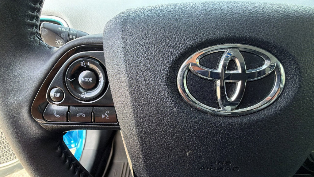 Used 2022 Toyota Prius XLE w/ Advanced Technology Package FWD image 19