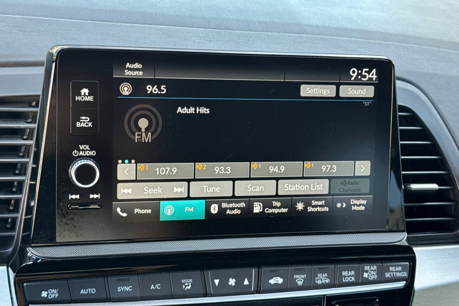 Used 2025 Honda Odyssey Sport-L image 24