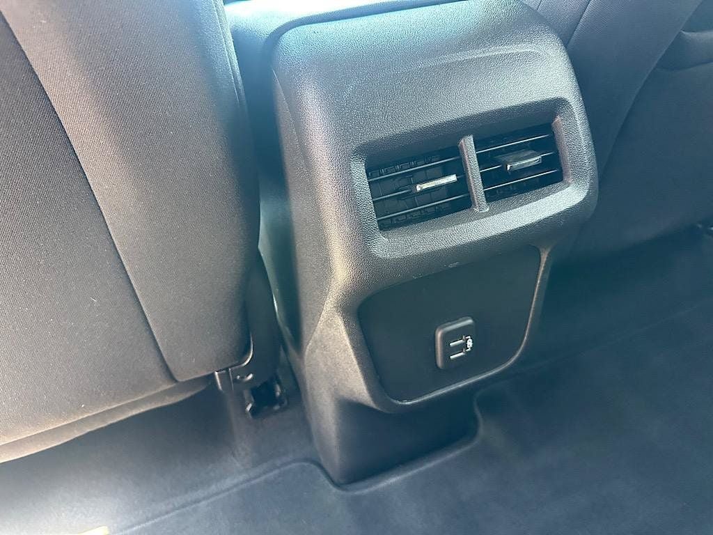 Used 2023 Chevrolet Equinox LT AWD/4WD image 19