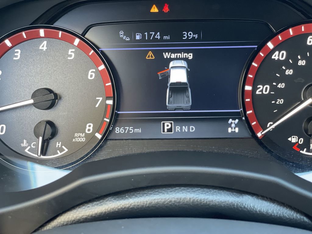 Used 2025 Nissan Frontier PRO-4X w/ Pro Convenience Package image 12