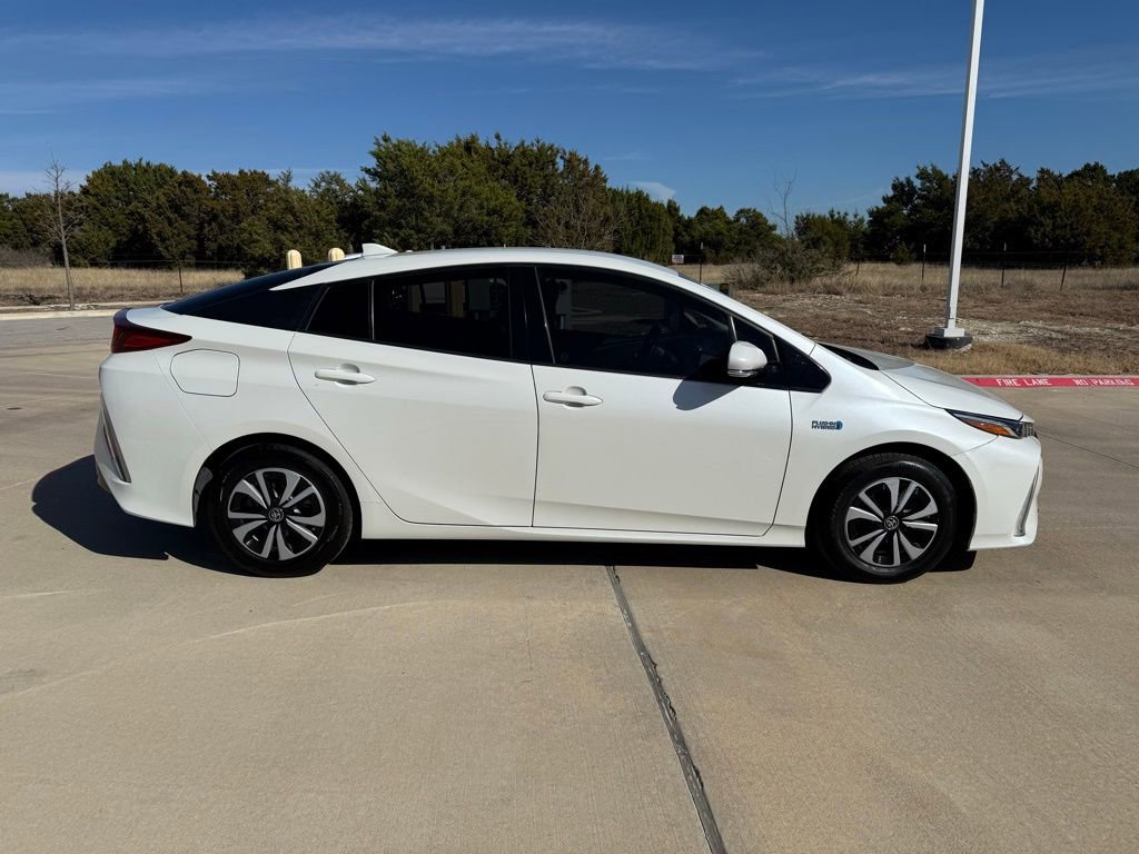 Used 2018 Toyota Prius Prime Premium FWD image 4