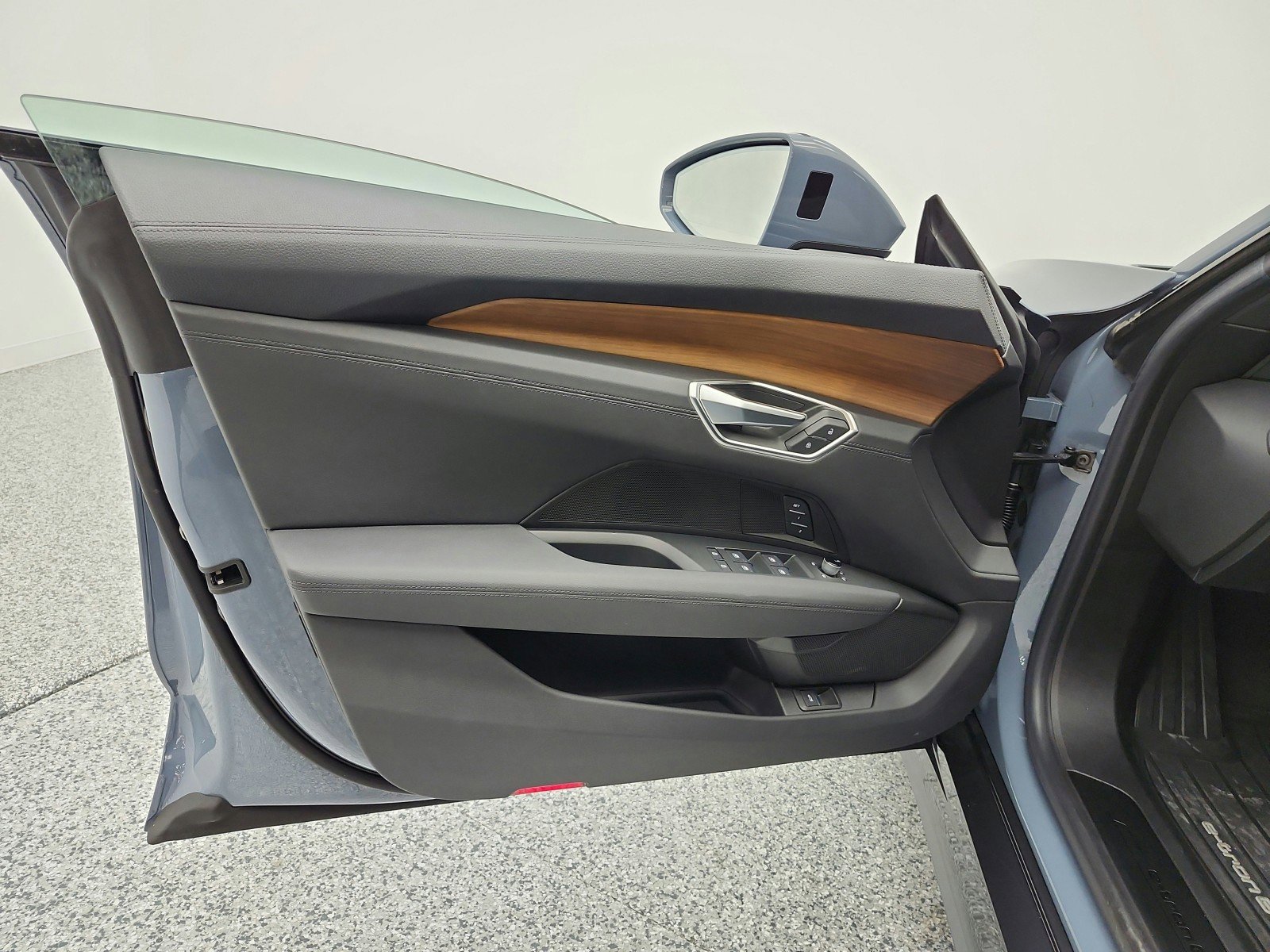 Used 2022 Audi e-tron GT Premium Plus image 14