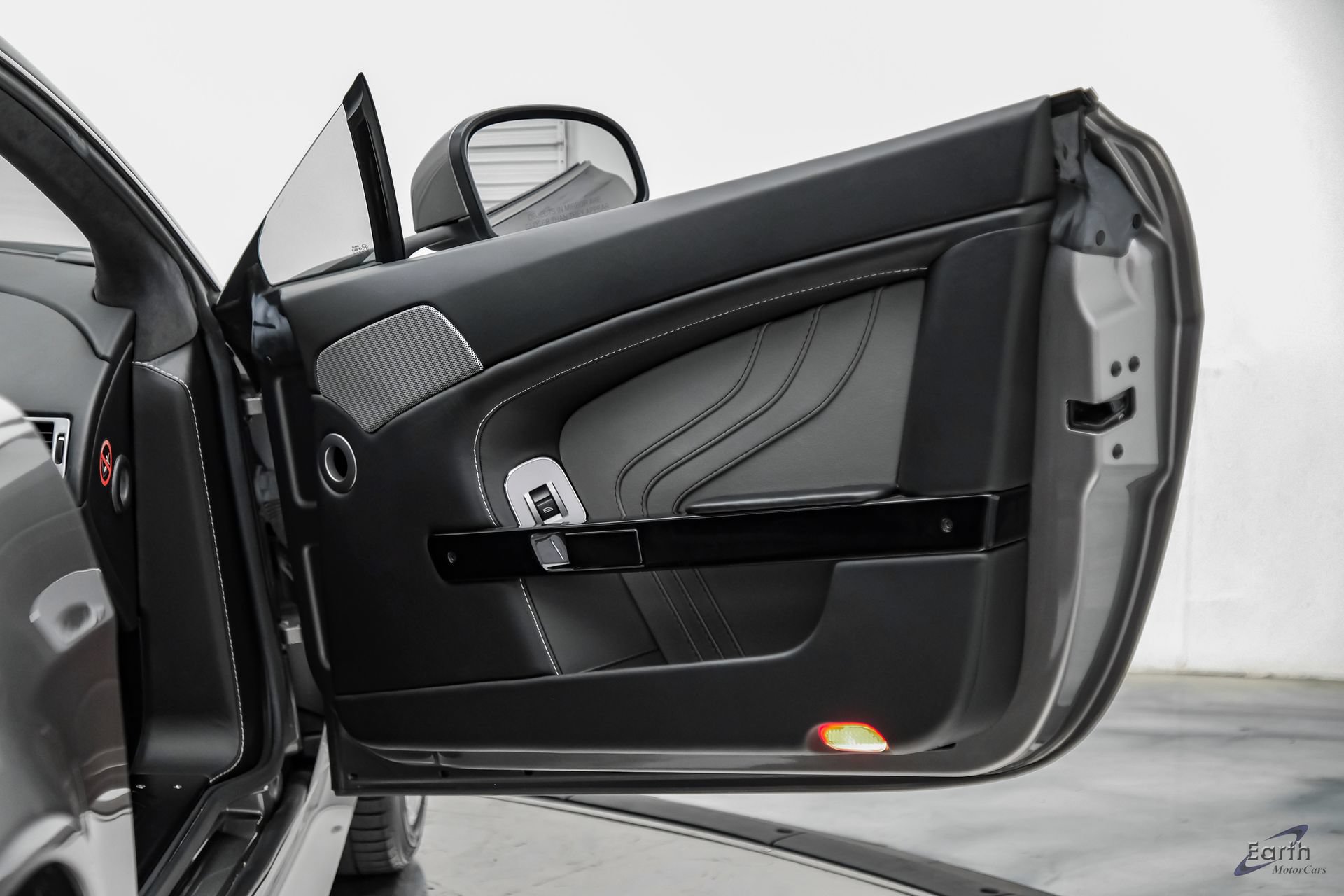 Used 2014 Aston Martin V8 Vantage S RWD image 93
