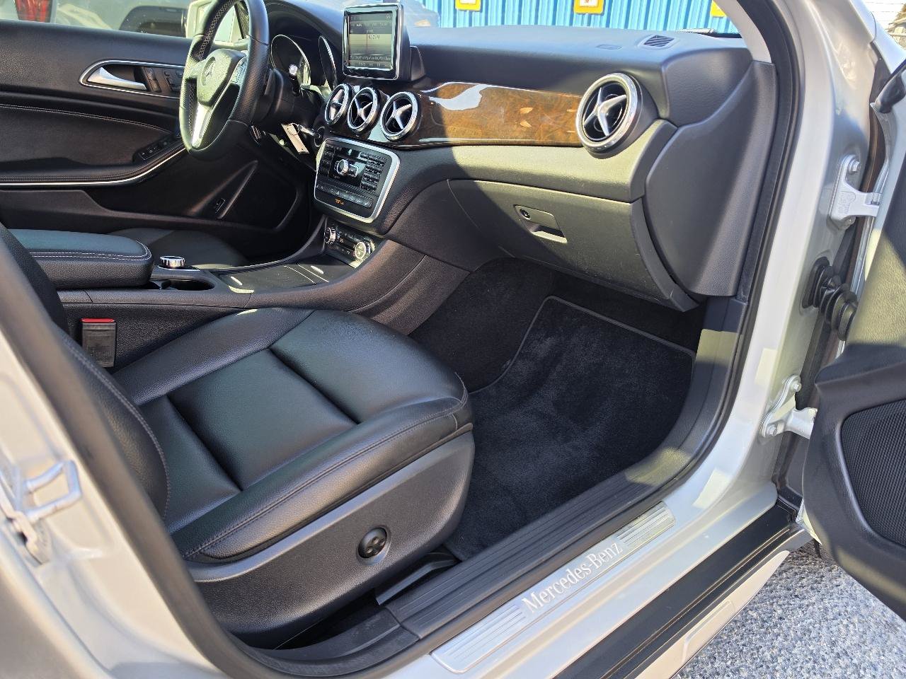 Used 2015 Mercedes-Benz GLA 250 4MATIC image 28