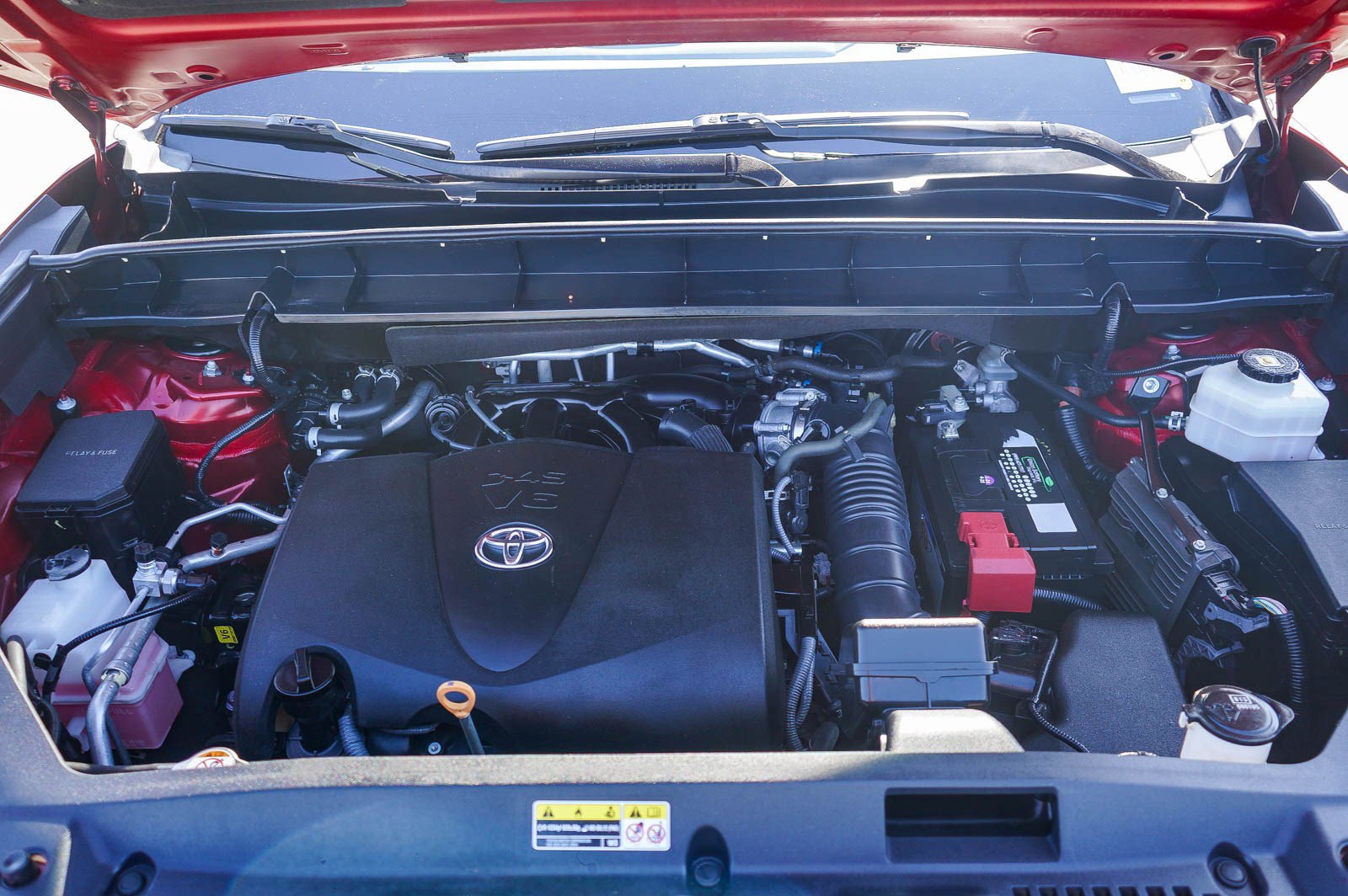 Used 2021 Toyota Highlander LE image 28