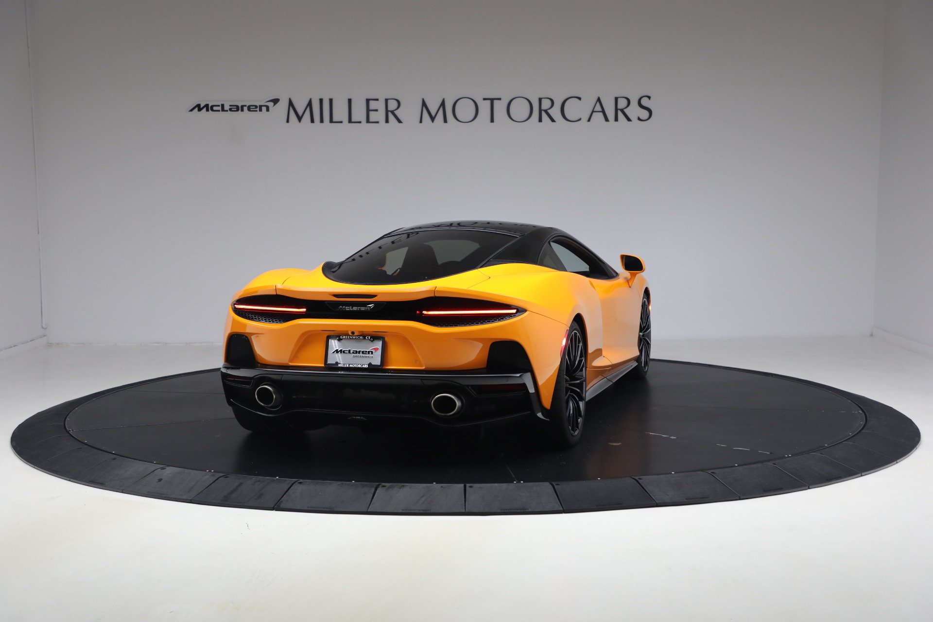 Used 2023 McLaren GT RWD image 7