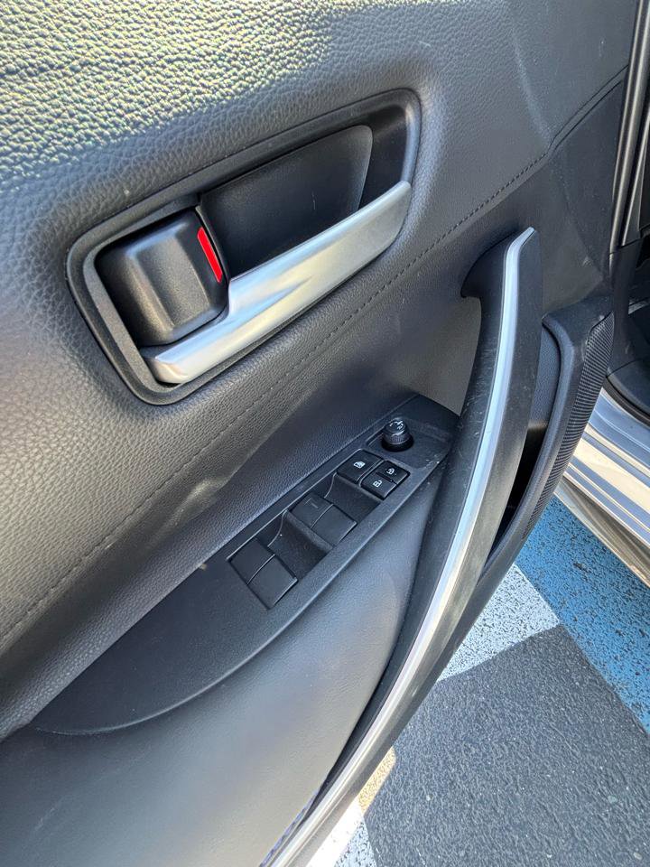 Used 2020 Toyota Corolla SE FWD image 9
