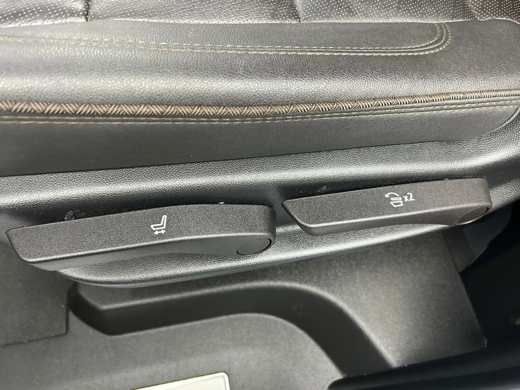 Used 2023 Chevrolet Tahoe High Country image 38