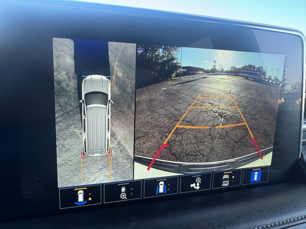 Used 2023 GMC Yukon SLT w/ SLT Premium Package image 28