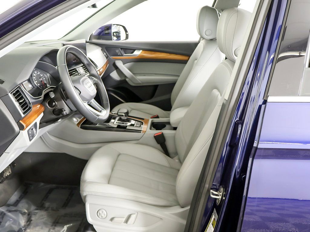 Used 2024 Audi Q5 2.0T Premium w/ Convenience Package image 31
