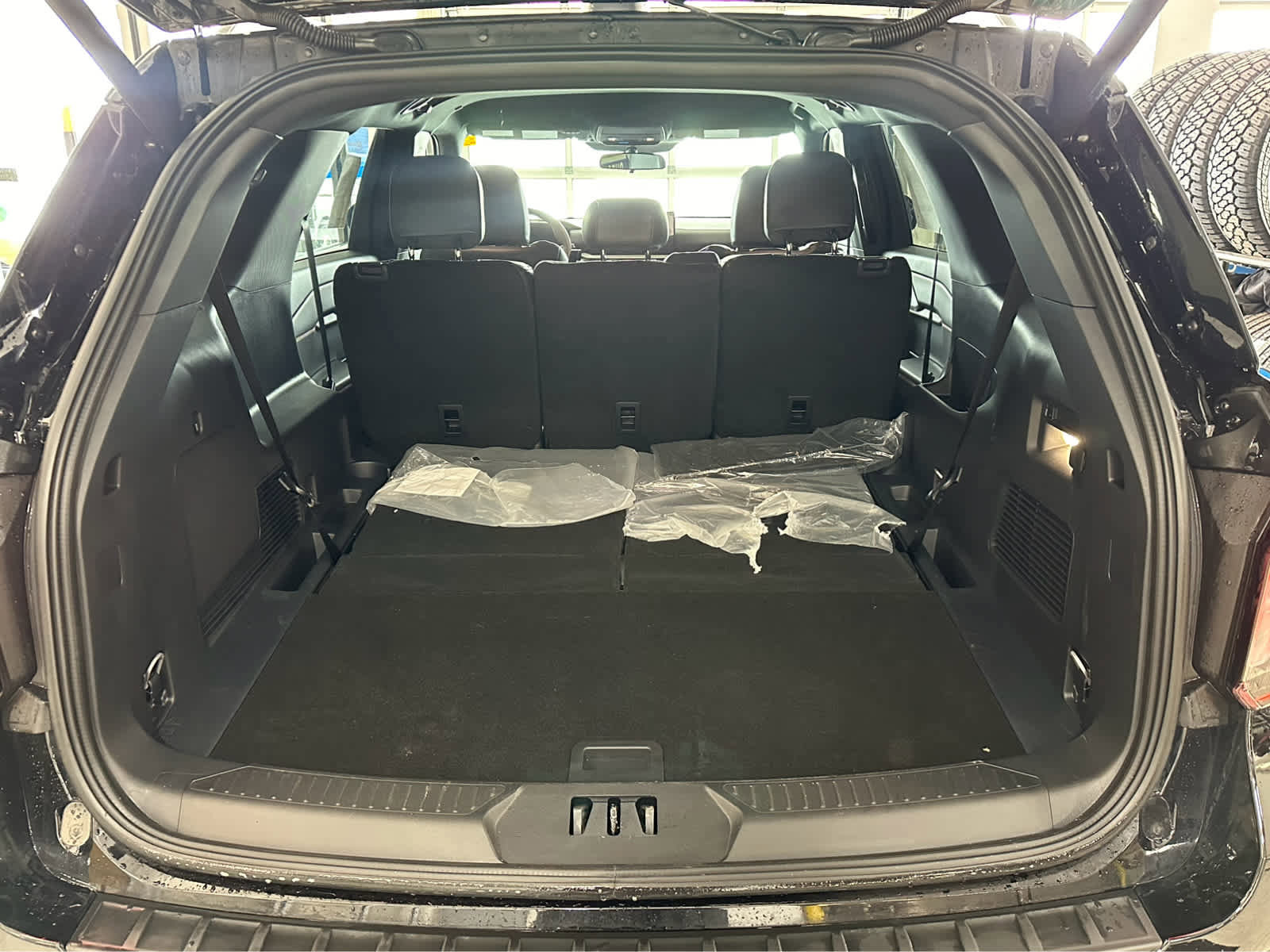 New 2026 Ford Explorer ST-Line w/ ST-Line Street Pack image 9