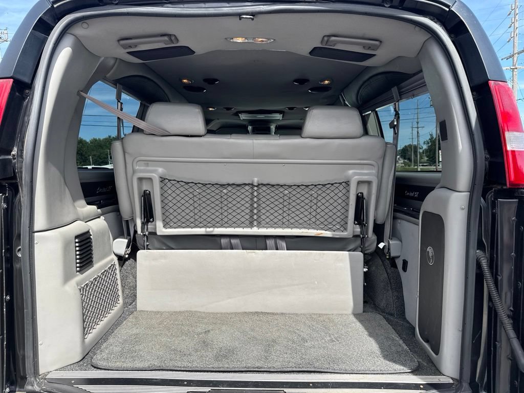 Used 2016 Chevrolet Express 2500 RWD image 19