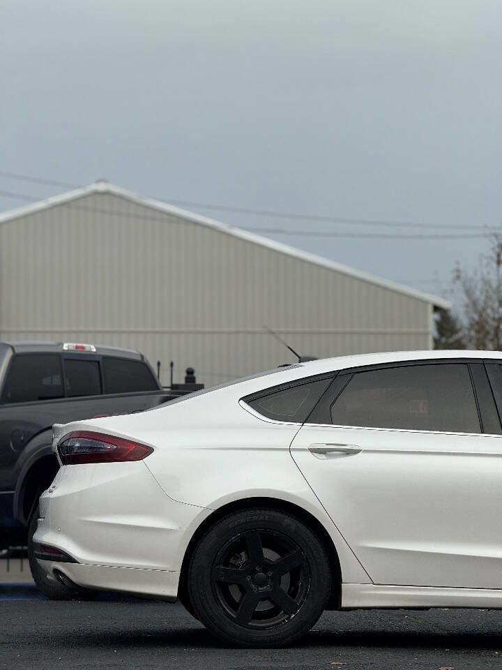 Used 2016 Ford Fusion SE image 19