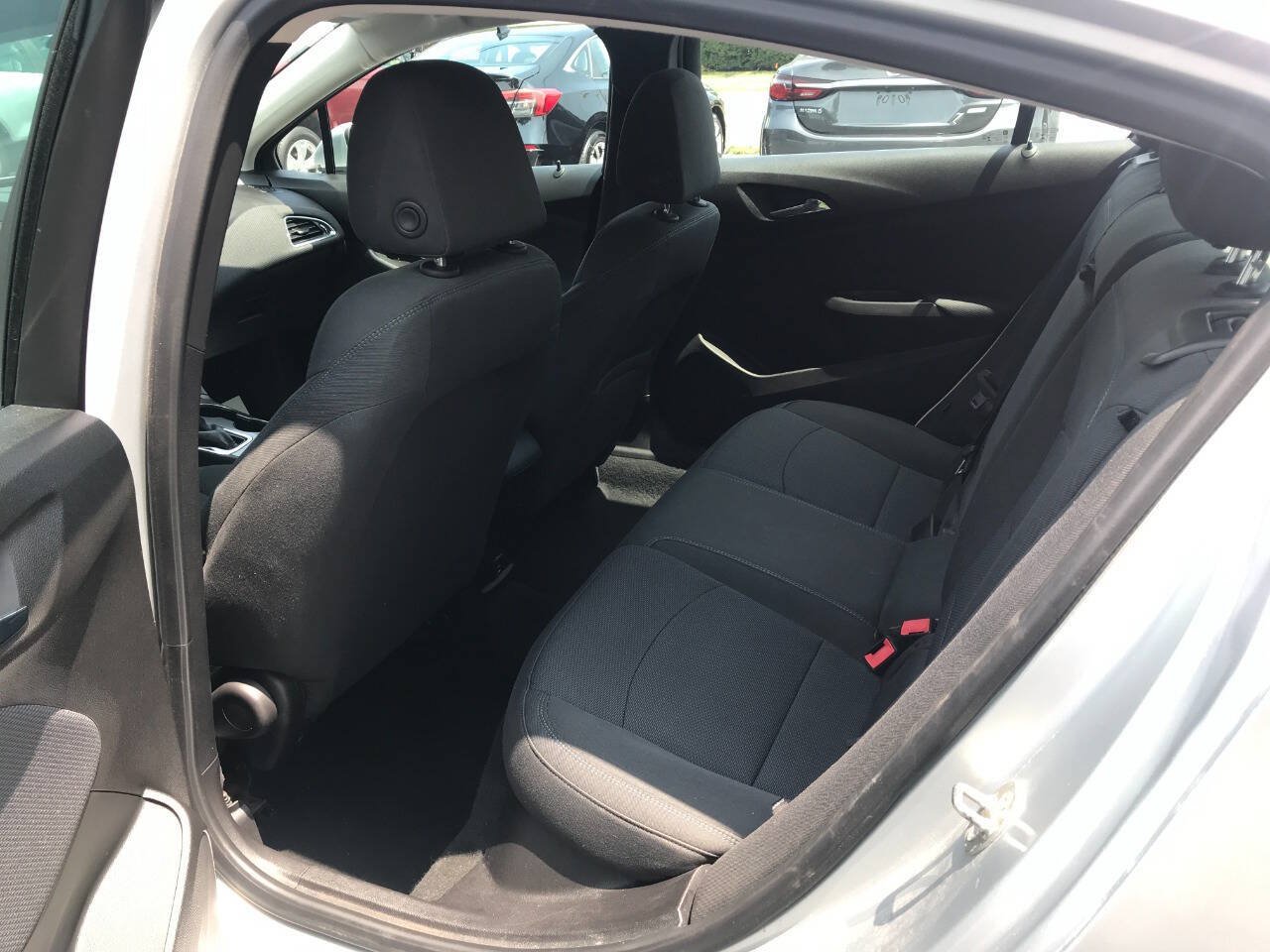 Used 2017 Chevrolet Cruze LT FWD image 10