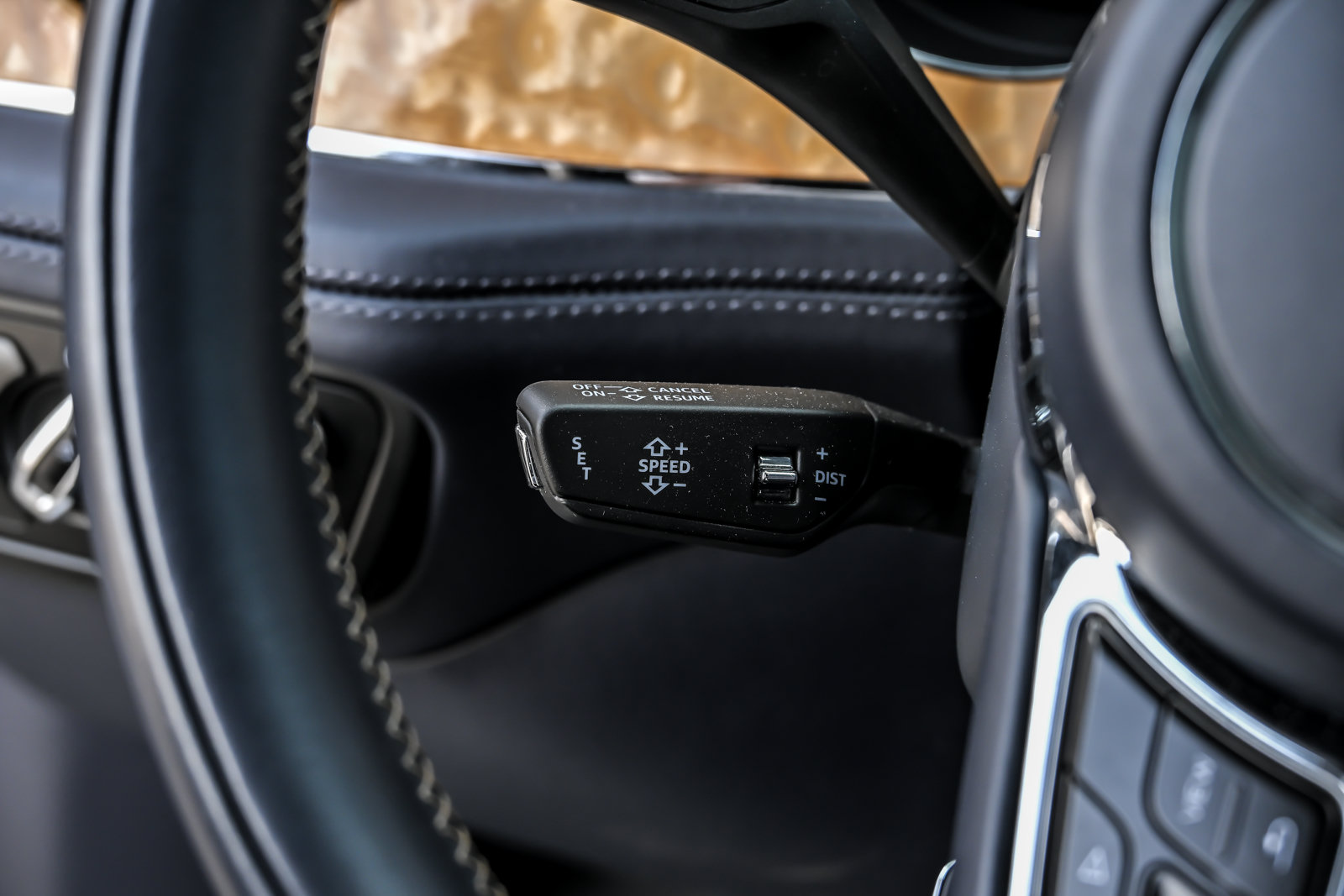 Certified 2023 Bentley Bentayga Extended Wheelbase AWD/4WD image 34