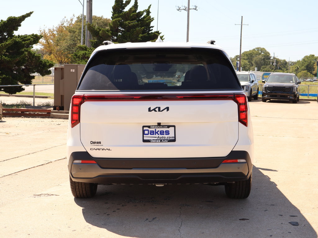 New 2027 Kia Carnival SX w/ Dark Edition Package FWD image 6