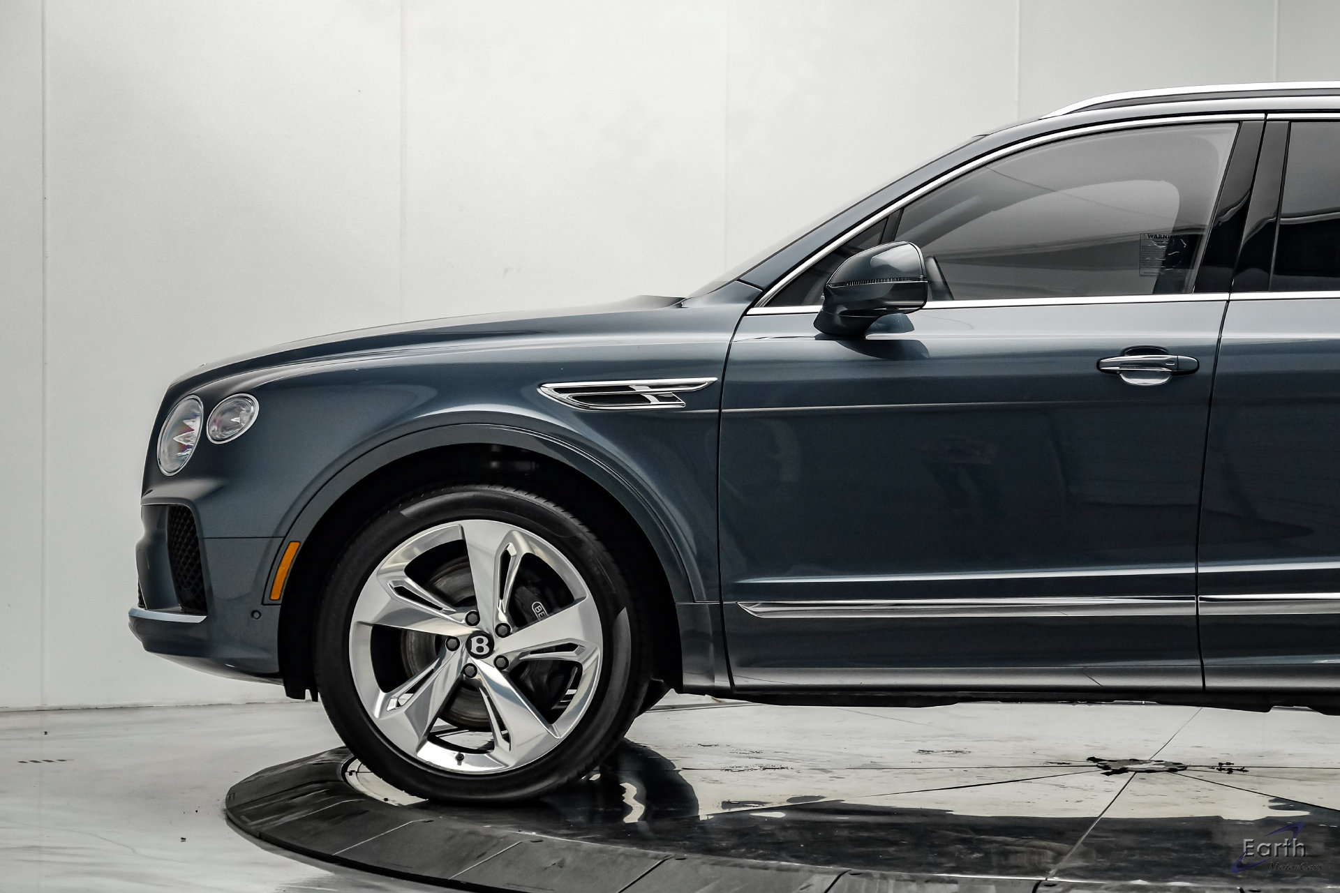 Used 2023 Bentley Bentayga Extended Wheelbase AWD/4WD image 8