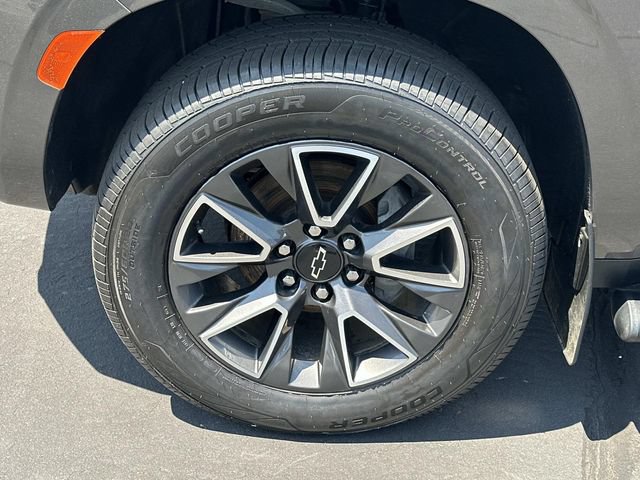 Certified 2021 Chevrolet Tahoe Z71 w/ Z71 Off-Road Package AWD/4WD image 32